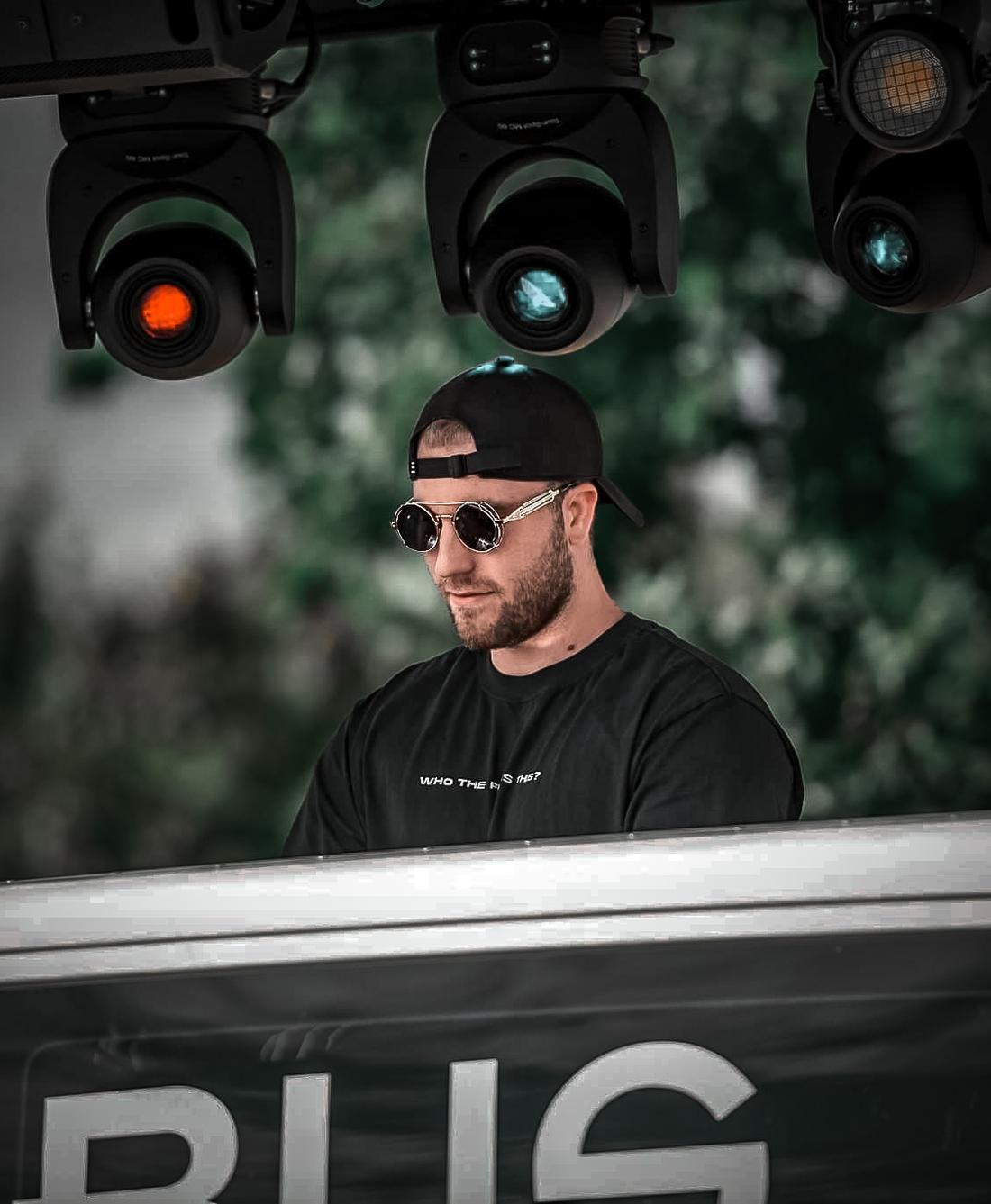 Steve Dosvor vor der Crowd